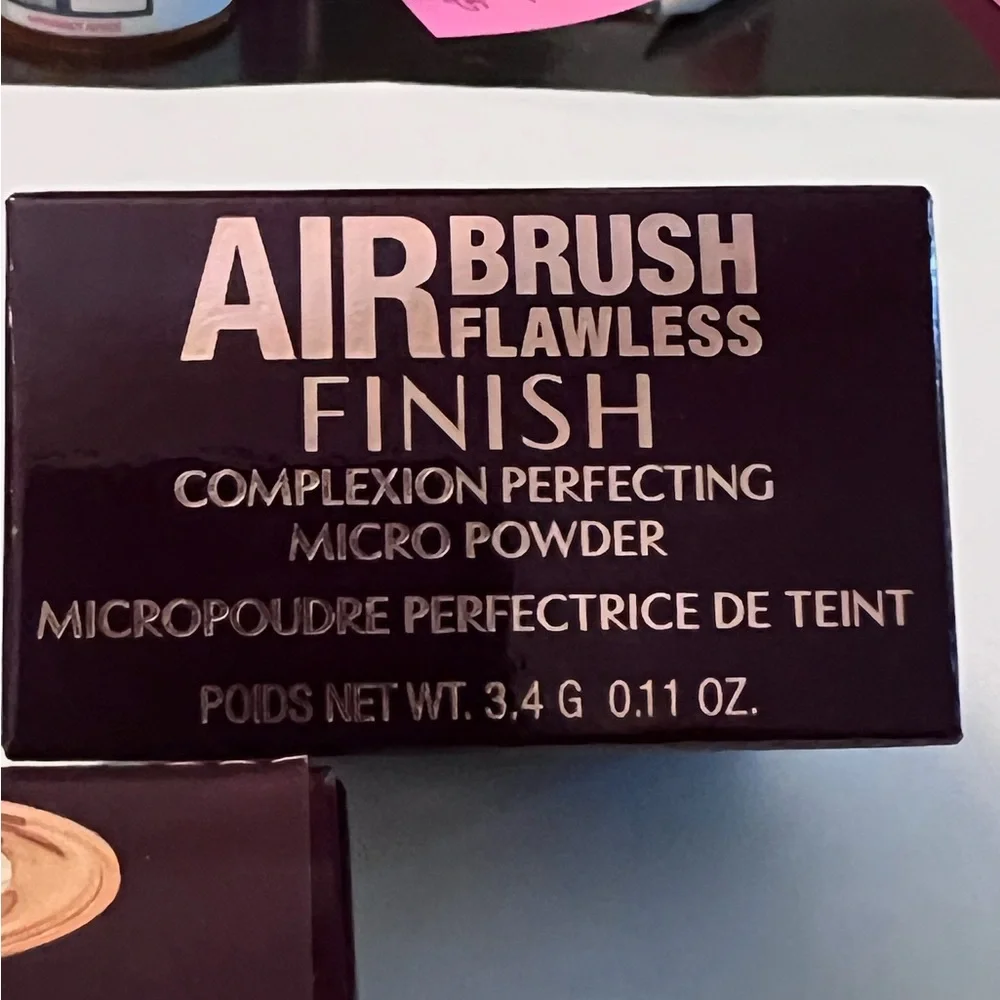 Charlotte Tilbury Air Brush Flawless Finish Perfecting Micro Powder